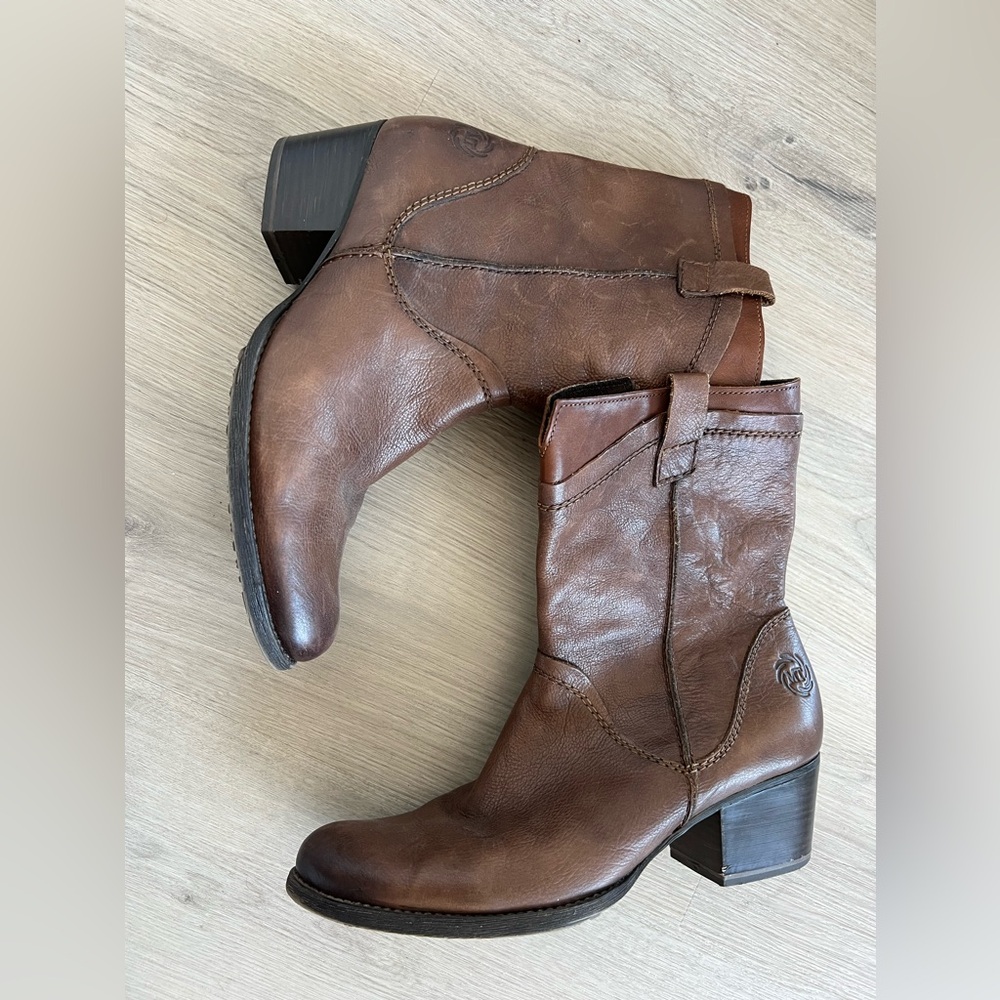 Marco Tozzi leather boots